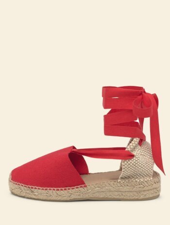 Alpargata mujer con cuña baja roja, modelo Valenciana artesanal hecha en Barcelona, España.