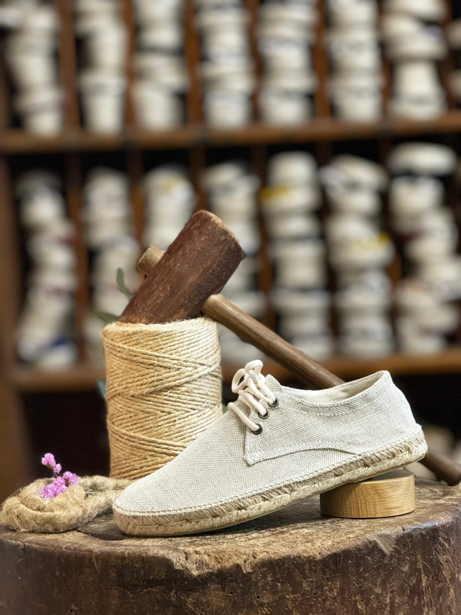 Alpargata Mundet mujer - Alpargata clásica con Cordones Alpargata de Mundet para mujer hecha a mano en Barcelona por La Manual Alpargatera